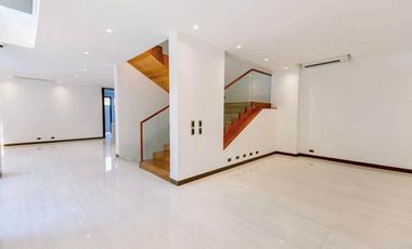 Brand new Modern 5BR Townhouse in Valle Verde 6