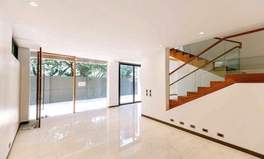 Brand new Modern 5BR Townhouse in Valle Verde 6