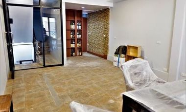 Sale with Tenant 4 bedrooms Townhouse Sukhumvit 33
