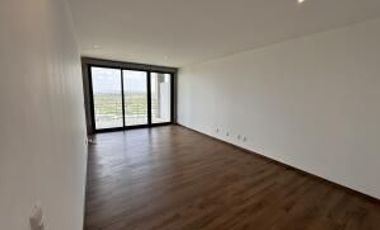 Altos de Juriquilla - RENTA. Departamento con cuarto de servicio, 3 recamaras