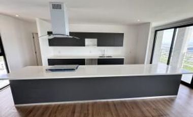 Altos de Juriquilla - RENTA. Departamento con cuarto de servicio, 3 recamaras