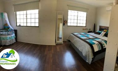 CASA EN VENTA CON PISCINA TEMPERADA 4D/3B - ESTANCIA LIRAY/COLINA