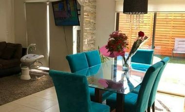 CASA EN VENTA CON PISCINA TEMPERADA 4D/3B - ESTANCIA LIRAY/COLINA