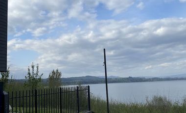 SE VENDE INCREIBLE  DEPARTAMENTO CON VISTA AL LAGO  EN VILLARRICA