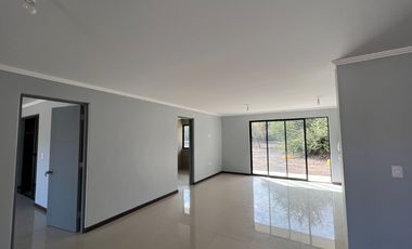 Parcela 5000 mt2 con casa Agua y Luz