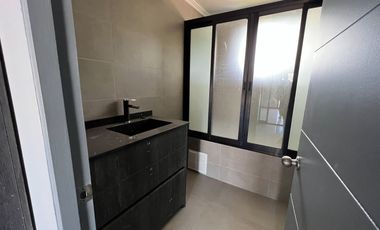 Parcela 5000 mt2 con casa Agua y Luz