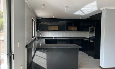 Parcela 5000 mt2 con casa Agua y Luz