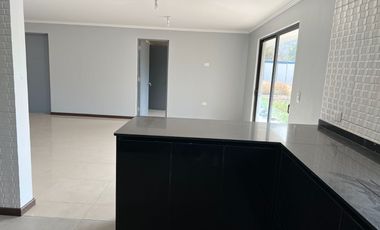 Parcela 5000 mt2 con casa Agua y Luz