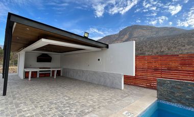 Parcela 5000 mt2 con casa Agua y Luz