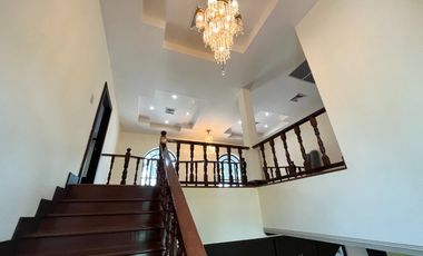 4-bedroom mansion luxury for sale among mountain views in Ao Nang, Krabi.