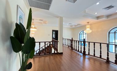 4-bedroom mansion luxury for sale among mountain views in Ao Nang, Krabi.