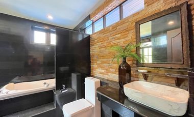 4-bedroom mansion luxury for sale among mountain views in Ao Nang, Krabi.