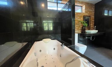 4-bedroom mansion luxury for sale among mountain views in Ao Nang, Krabi.