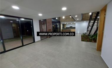 Casa en Arriendo Loma del Escobero Envigado