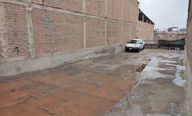 VENTA - SUPER OCASION DE GRAN TERRENO CON SERVICIOS EN SJM
