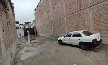 VENTA - SUPER OCASION DE GRAN TERRENO CON SERVICIOS EN SJM