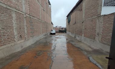 VENTA - SUPER OCASION DE GRAN TERRENO CON SERVICIOS EN SJM