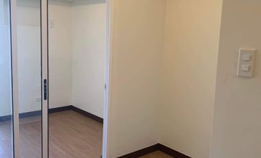 FOR SALE: 1 Bedroom w. Balcony in Brixton Place, Pasig