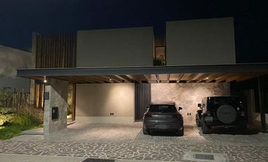 VENTA CASA  EN ALTOZANO CON CUATRO RECAMARAS Y JACUZZI EXTERIOR