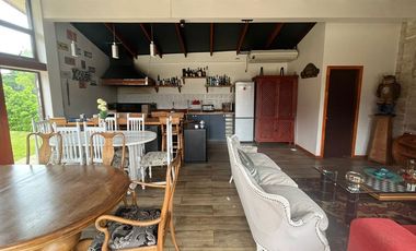 Vendemos en Temuco  hermosa casa en Lomas del Carmen