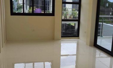 3 Storey House and Lot for Sale in Metropolis, Talamban Cebu
