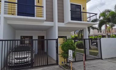 Townhouse Subdivision near Las Piñas Riverdrive