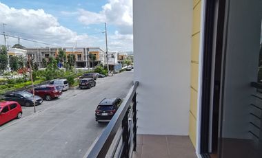 Townhouse Subdivision near Las Piñas Riverdrive