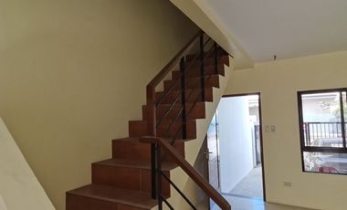 Townhouse Subdivision near Las Piñas Riverdrive