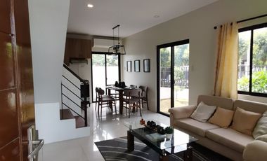 Townhouse Subdivision near Las Piñas Riverdrive