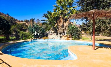 Leon Propiedades arrienda 2ha.con hermosa casa y piscina en sector Los Naranjos, Curacavi.