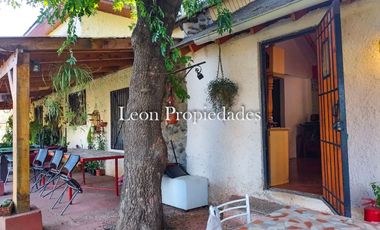 Leon Propiedades arrienda 2ha.con hermosa casa y piscina en sector Los Naranjos, Curacavi.