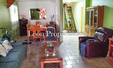 Leon Propiedades arrienda 2ha.con hermosa casa y piscina en sector Los Naranjos, Curacavi.