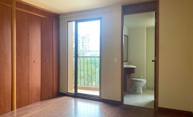 PR21919 Apartamento en arriendo en el sector Loma del Escobero