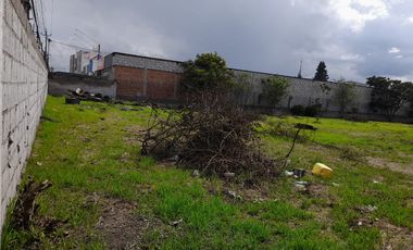 Venta de terreno de 2.462 m2 comercial en Calderón