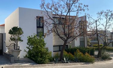 CASA EN RENTA EN CONDOMINIO XV