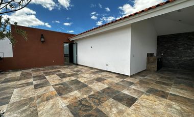 CASA EN RENTA EN CONDOMINIO XV