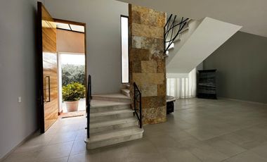 CASA EN RENTA EN CONDOMINIO XV