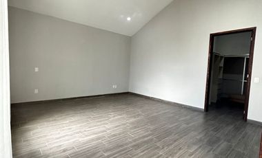 CASA EN RENTA EN CONDOMINIO XV