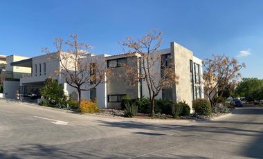 CASA EN RENTA EN CONDOMINIO XV