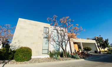 CASA EN RENTA EN CONDOMINIO XV