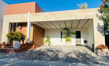 CASA EN RENTA EN CONDOMINIO XV