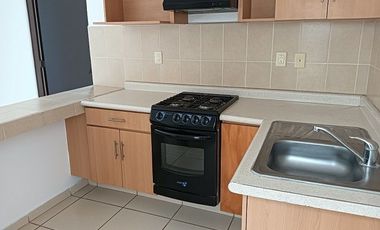 casa en renta en juriquilla cerca de UVM