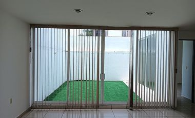 casa en renta en juriquilla cerca de UVM