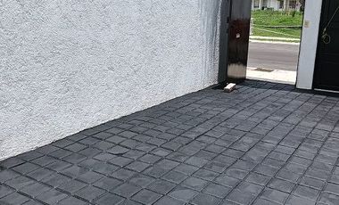 casa en renta en juriquilla cerca de UVM