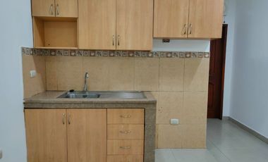 Suite de alquiler en La Garzota, 1 parqueo, Incluye agua potable.