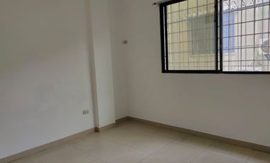 Suite de alquiler en La Garzota, 1 parqueo, Incluye agua potable.