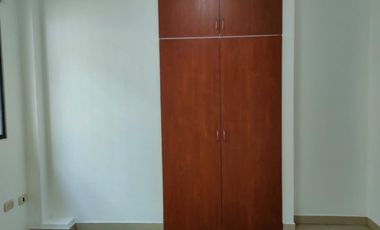 Suite de alquiler en La Garzota, 1 parqueo, Incluye agua potable.