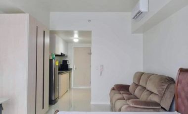 FOR SALE: SEAVIEW STUDIO CONDO UNIT IN MANDANI BAY SUITES. MOVE-IN READY. FULLY- FURNISHED. NEAR CEBU DOCTOR'S UNIVERSITY-MANDAUE CITY, CEBU.