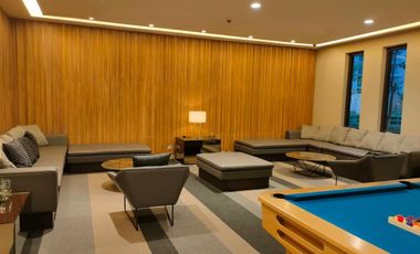 FOR SALE: SEAVIEW STUDIO CONDO UNIT IN MANDANI BAY SUITES. MOVE-IN READY. FULLY- FURNISHED. NEAR CEBU DOCTOR'S UNIVERSITY-MANDAUE CITY, CEBU.