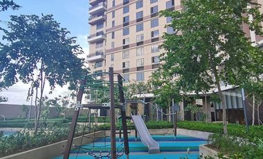 FOR SALE: SEAVIEW STUDIO CONDO UNIT IN MANDANI BAY SUITES. MOVE-IN READY. FULLY- FURNISHED. NEAR CEBU DOCTOR'S UNIVERSITY-MANDAUE CITY, CEBU.